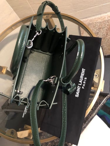 سان لوران 22 سم