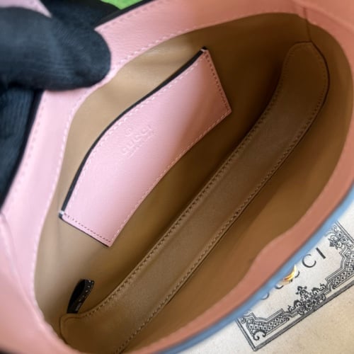 قوتشي ميني ١٩ سم لمعه