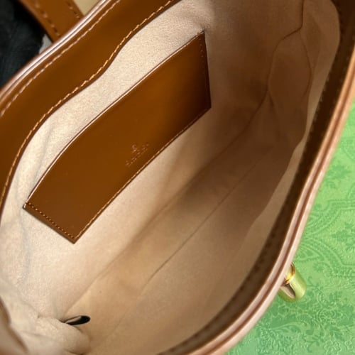 قوتشي ميني ١٩ سم مطفي