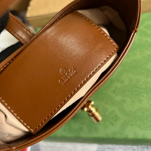 قوتشي ميني ١٩ سم مطفي