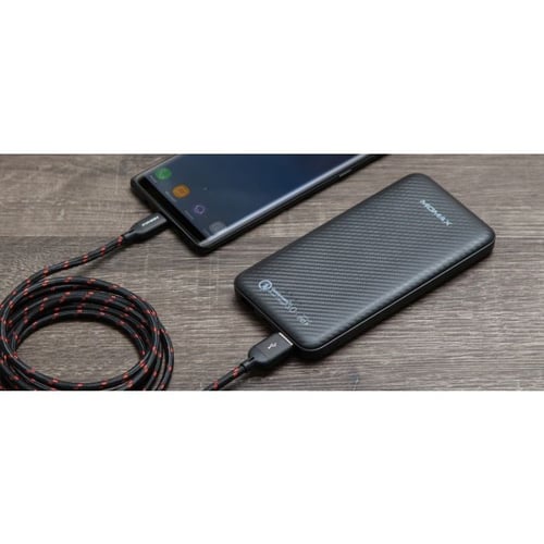 شاحن متنقل موماكس 10000 امبير PD شحن سريع لون اسود