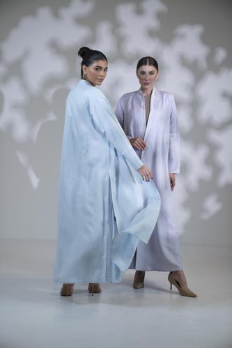 عباية لنن تطريز الكم والجوانب بكسرة موف