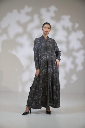 عباية دبل كلوش تفته جاكار اسود