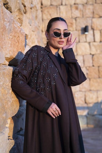 عباية جوخ بني بالطو بقيطان تطريز الكتف والكم