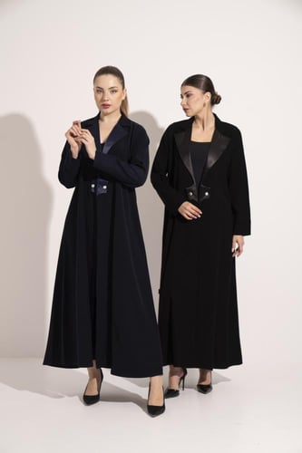 عباية كريب ياقة قلاب ساتان زرار اسود