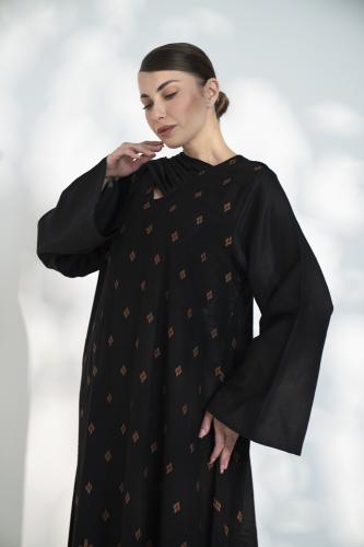 جلابية لنن مطرز طوبي بشال ع الكتف اسود