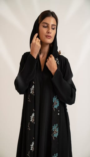 عبايه كريب ياقه مطرز تركواز اسود
