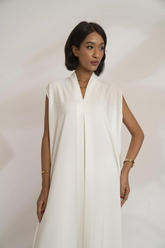 فستان قصة سبعة كسرة امامية ابيض