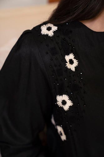 جلابية لنن سماوي كم بف شك ع الكتف