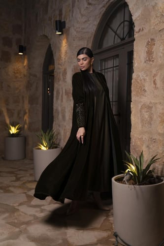 عباية مخمل تطريز الاسوره زري بفستان