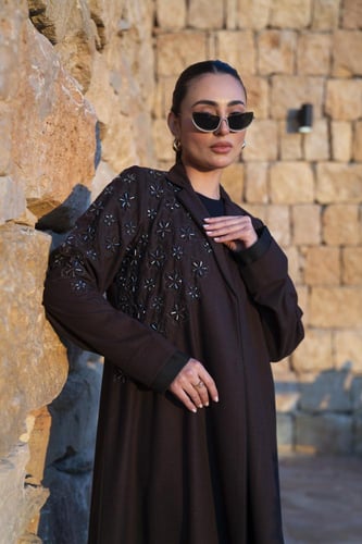 عباية جوخ بني بالطو بقيطان تطريز الكتف والكم