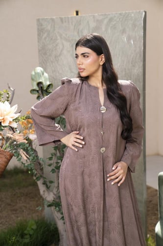 جلابية حرير مشجر لحمي كم بف ازرار وكسره امام