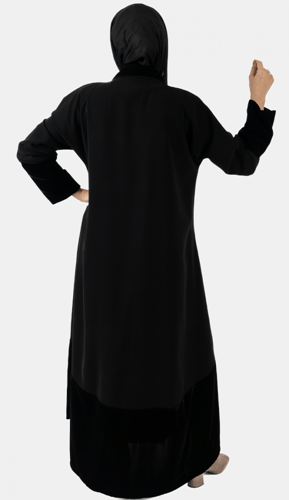عبايه كريب اكمام وياقه اسفل مخمل - اسود