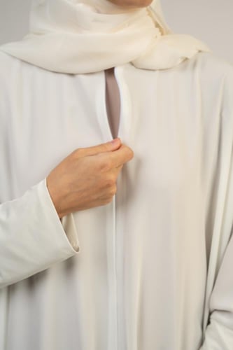 عباية الحج فراشة اوف وايت