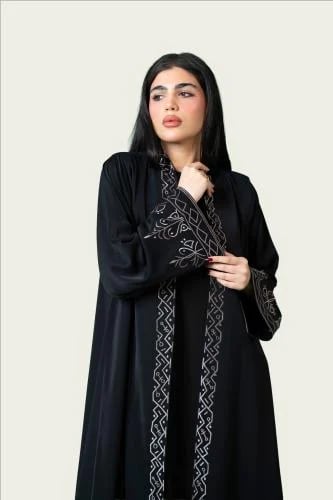 عباية اليوم الوطني كريب خفيف اسود تطريز مكة المكرمة