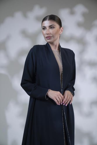 عباية كريب خفيف دبل كلوش سادة كحلي بقيطان