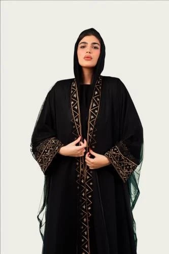 عباية اليوم الوطني كريب اسود تطري نجد
