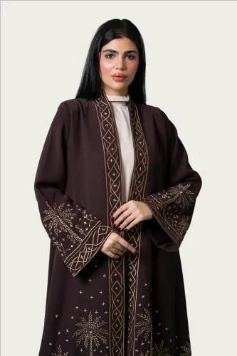 عباية اليوم الوطني كريب بني شك وتطريز الشرقية