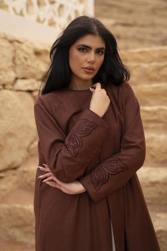 عبايه جوخ اسوره اسفل تطريز جملي