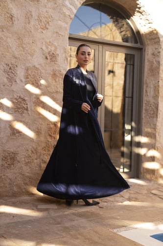 عباية مخمل كحلي قصه الصدر تفتة