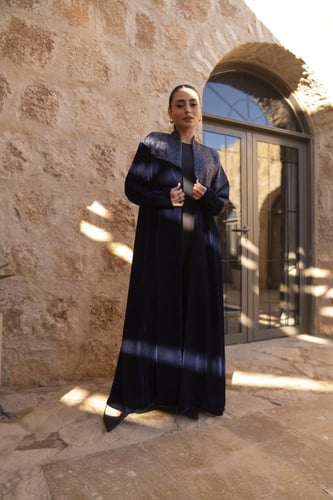 عباية مخمل كحلي قصه الصدر تفتة