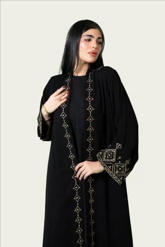 عباية اليوم الوطني كريب اسود تطريز الشمالية