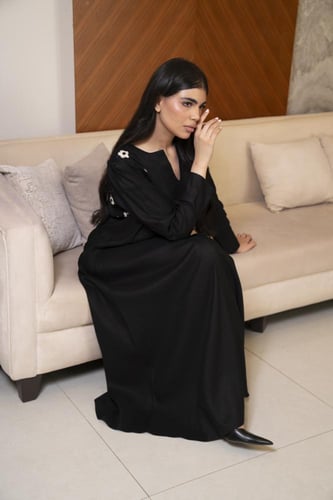 جلابية لنن اسود كم بف شك ع الكتف