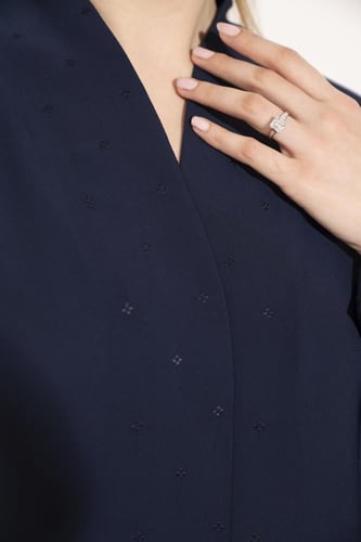 عباية دبل كلوش تطريز الياقة والكم كحلي