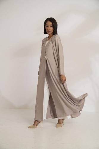 عباية كريب خفيف طبقتين ترابي فاتح