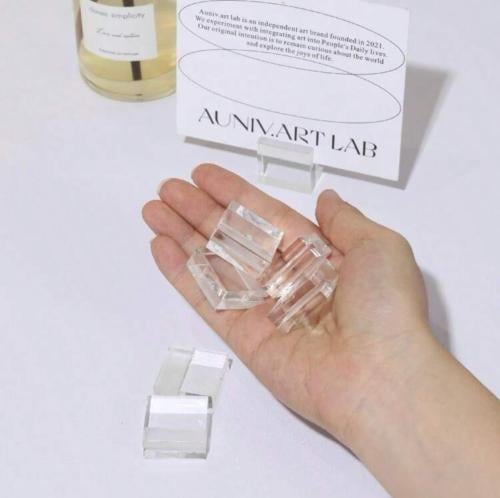 ستاند اكريلك