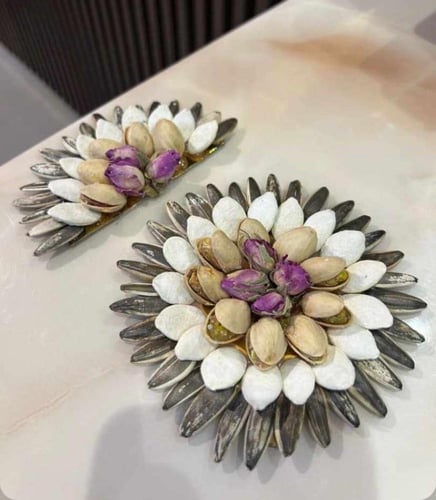 مكسرات اعواد بالكتابة للحبه