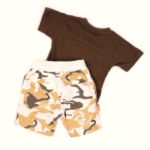 طقم ولادي صيفي قطعتين "المستكشف الصغير" - تيشيرت ق...