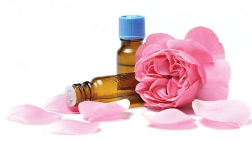 زيت الورد الطبيعي - جمالك الفاخر 100 مل