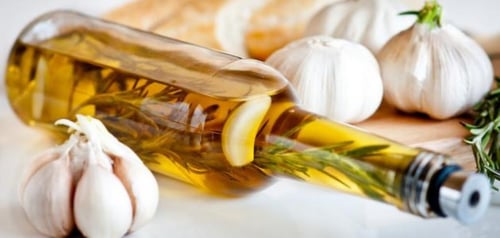 زيت الثوم - عصره طبيعي لتعزيز نمو الشعر