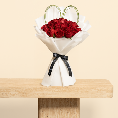 بوكيه ورد أحمر رومانسي