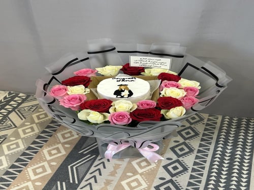 بوكيه مع كيك التخرج