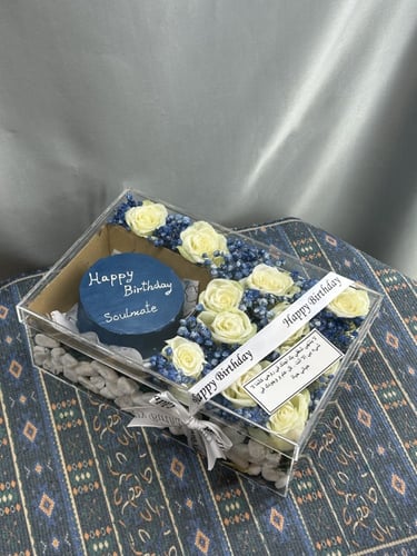 تنسيق كيك في بوكس اكريلك