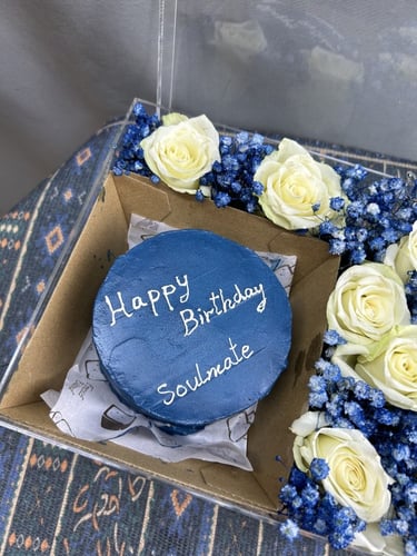 تنسيق كيك في بوكس اكريلك