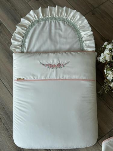 مدس مطرز الوردي لحمل الطفل