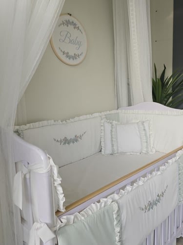 مفرش سرير الطفل