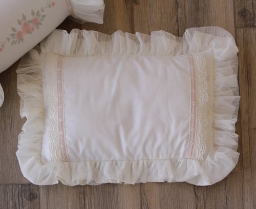 مخدات تطريز وردي