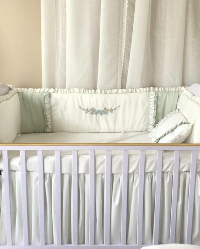 مفرش سرير الطفل