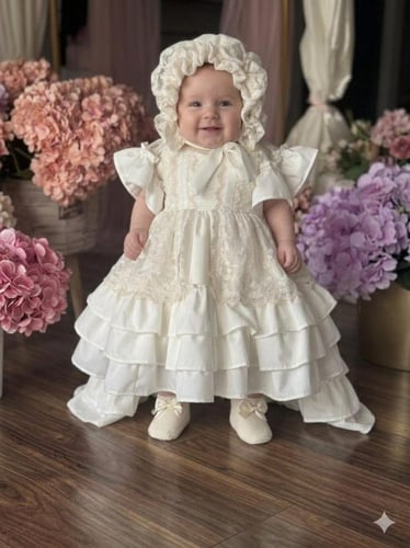 فستان طفلة دانتيل ابيض