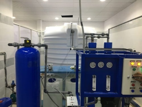 محطه تحلية مياه بطاقه إنتاجيه 10 متر مكعب (10000 ل...