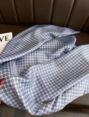 اسكارفات مع بندانة