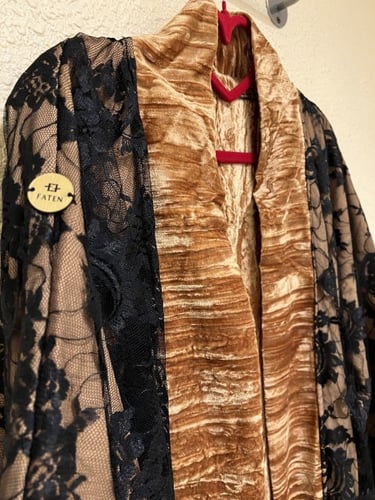 بشت نسائي شتوي فروة Bisht