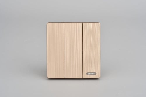 مفتاح ثلاثي LUXIFY