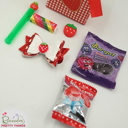 هدايا الفراولة- 6 علب بالمحتويات