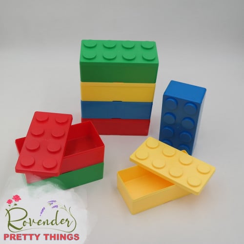 علبة lego فارغة