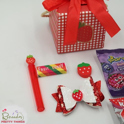 هدايا الفراولة- 6 علب بالمحتويات